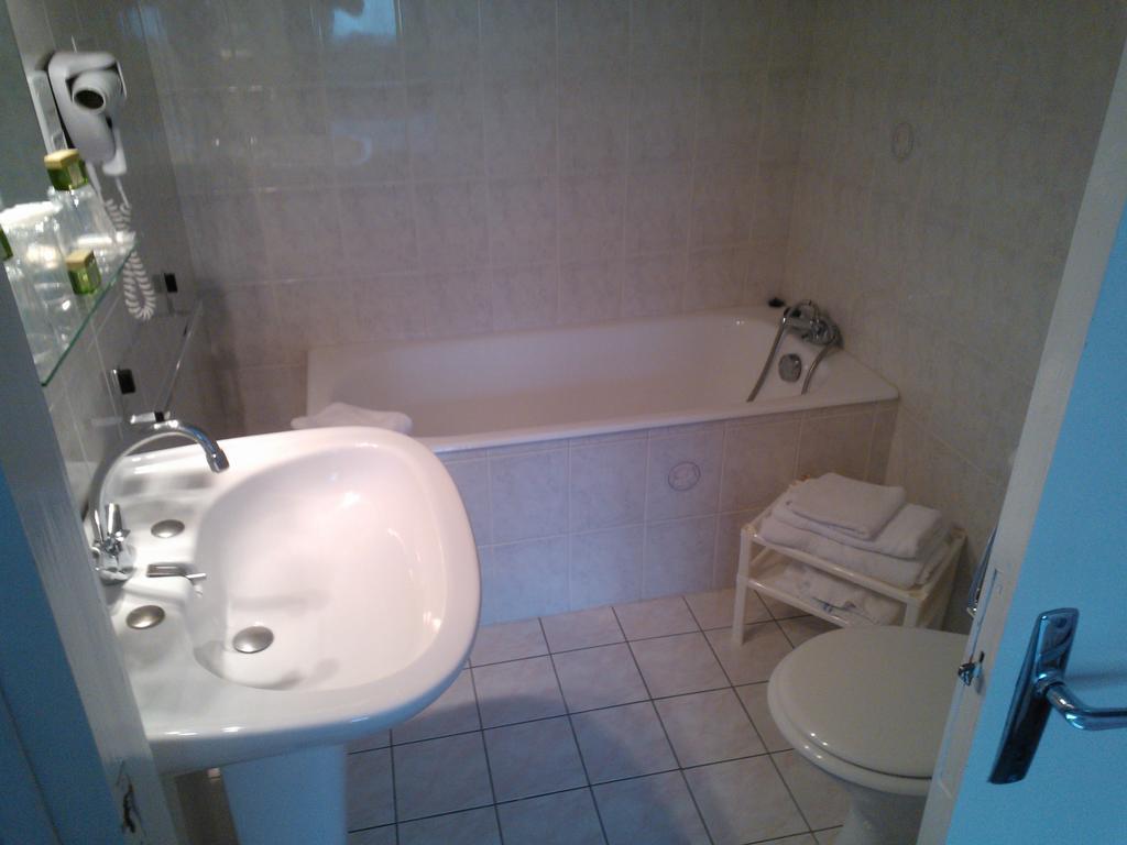 ホテル Logis Le Franco Belge Monthermé 部屋 写真